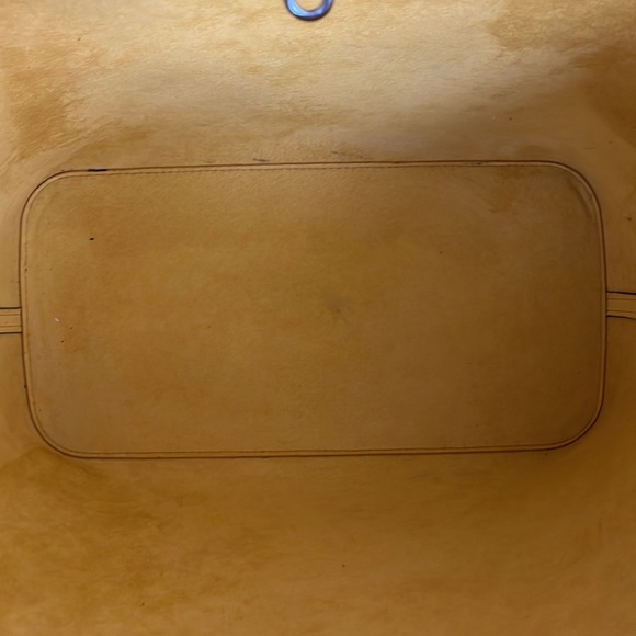 Louis Vuitton Epi Leather Neverfull MM - Picture 8 of 16